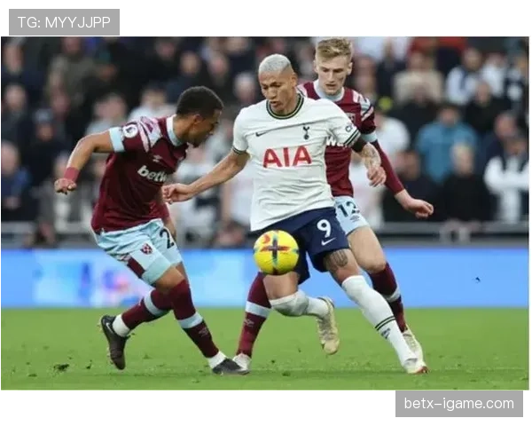 理查利森远射建功助球队逆转，状态回暖成关键先生