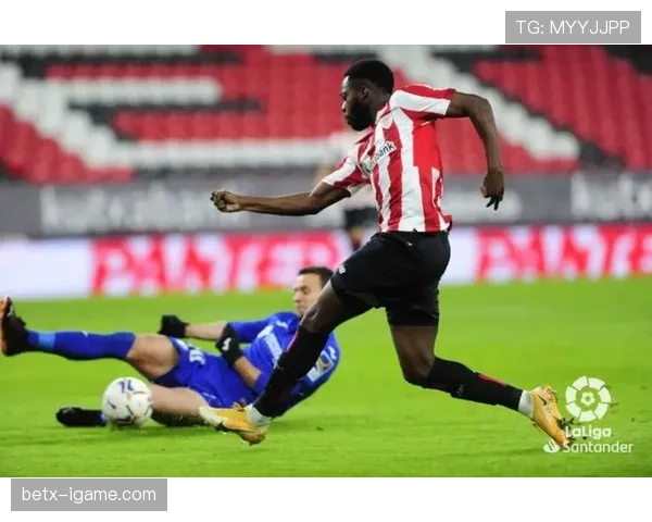 赫塔菲边路进攻火力全开，状态回暖强势夺胜